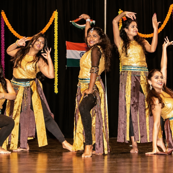 Acaches Bollystyle