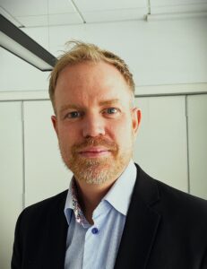 Mikael Olow (moderator)